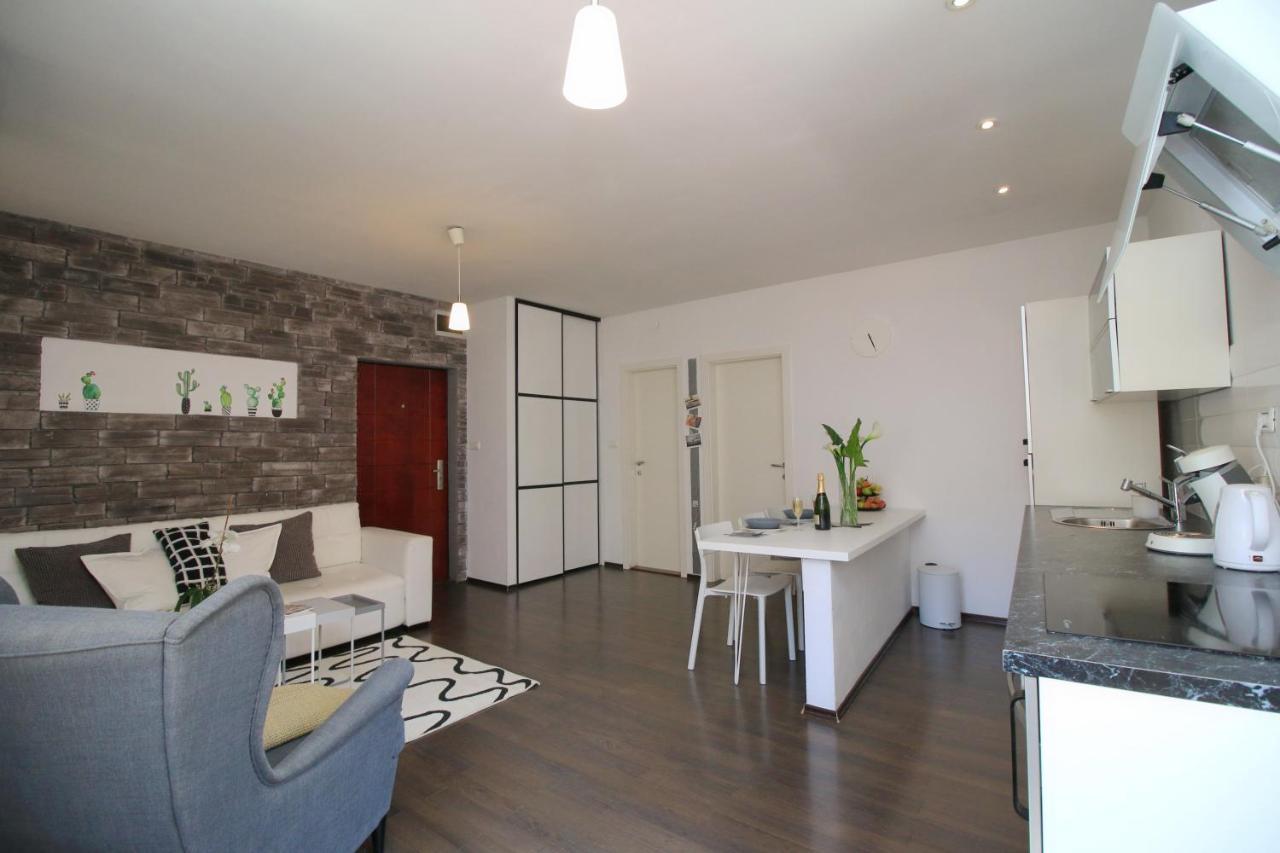 Carrera Corner Apartment Ровинь Экстерьер фото