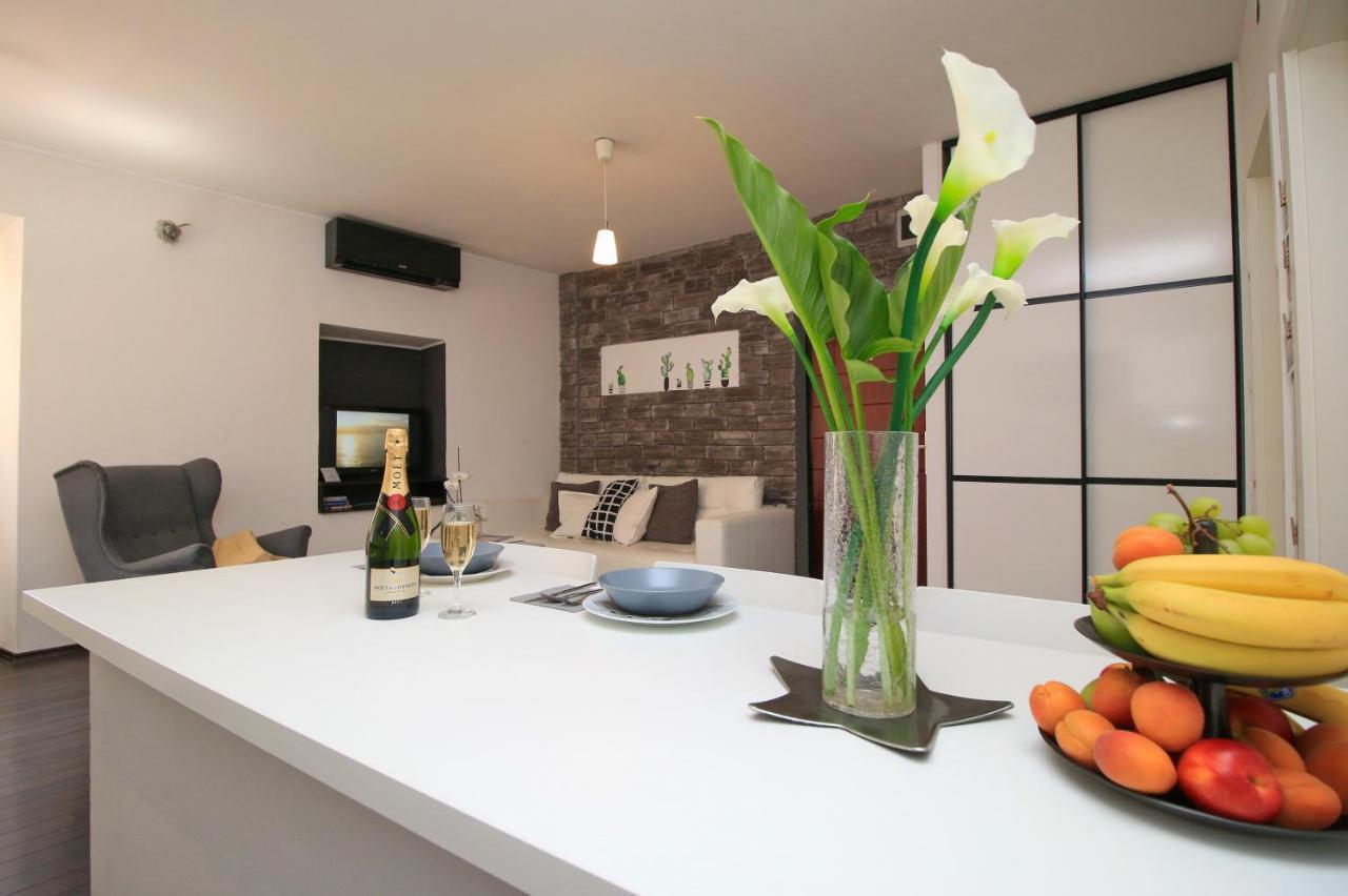 Carrera Corner Apartment Ровинь Экстерьер фото