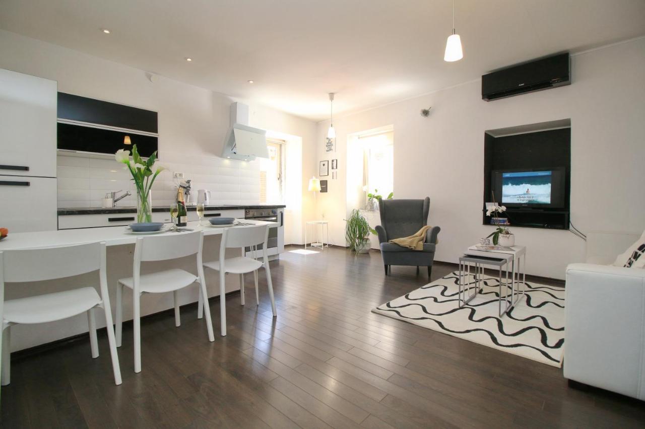 Carrera Corner Apartment Ровинь Экстерьер фото